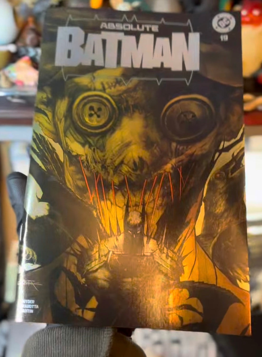 Absolute Batman 19 Foil cover by Dan Quintana